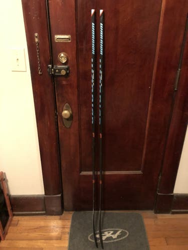 Senior Right Handed Mid Pattern Covert QR1 Hockey Stick