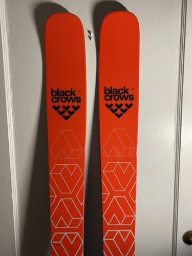 New  Black Crows Without Bindings Camox Skis