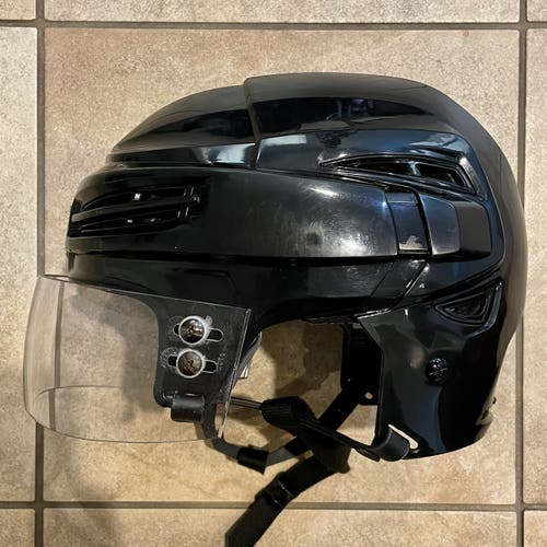 Pro Stock Bauer Re-Akt 100 Helmet w/ Oakley Short-Cut Visor Sz M