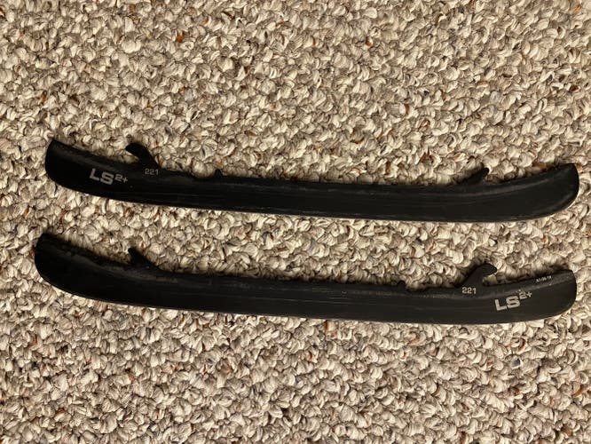 Used Bauer LS2+ Black Steel Size 221