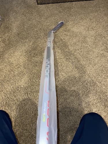 Senior Right Handed Toe Pattern  Vapor Hyperlite Hockey Stick