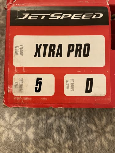 Junior New CCM JetSpeed XTRA PRO Hockey Skates Regular Width Size 5