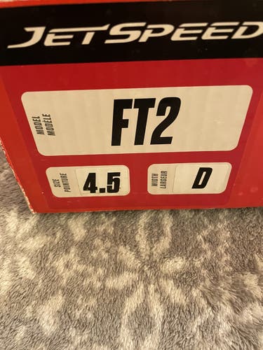 Junior New CCM JetSpeed FT2 Hockey Skates Regular Width Size 4.5