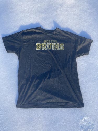 Boston Bruins T shirt