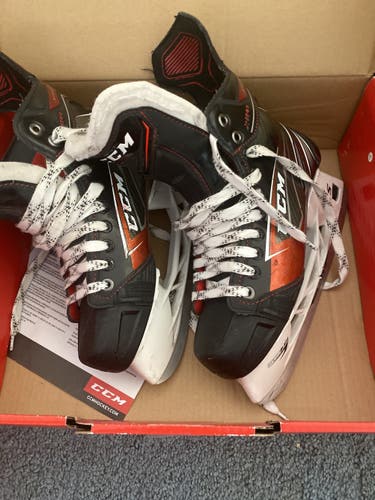 Senior CCM Regular Width Size 7.5 Jet speed extra Hockey Skates