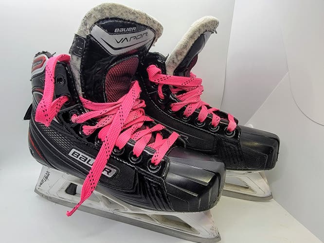 Junior Used Bauer Vapor X700 Hockey Goalie Skates Regular Width Size 3