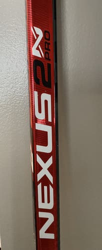 Senior Right Handed Toe Pattern Pro Stock Nexus 2N Pro Hockey Stick