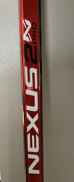 Senior Right Handed Toe Pattern Pro Stock Nexus 2N Pro Hockey Stick