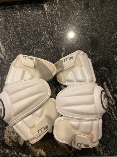 Used Medium/Large Maverik M3 Arm Pads