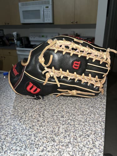 WILSON OUTFIELD A2000 12.75" Baseball Glove