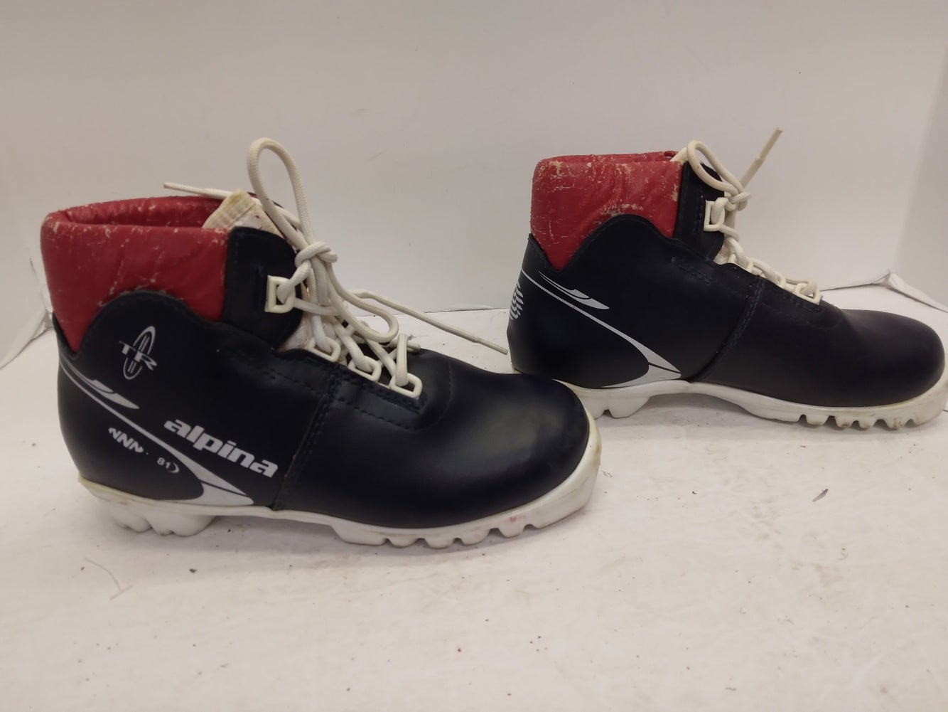 34 Used NNN Alpina Cross Country Ski Boots SidelineSwap