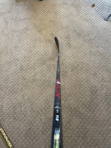 New Senior CCM Right Handed 2 pack CCM Jetspeed RH 90 Flex P28