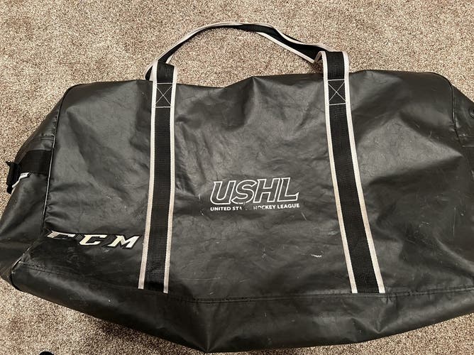 Muskegon CCM RBZ pro Player bag