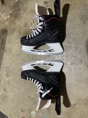 Senior Bauer Regular Width Size 7 Nsx Hockey Skates