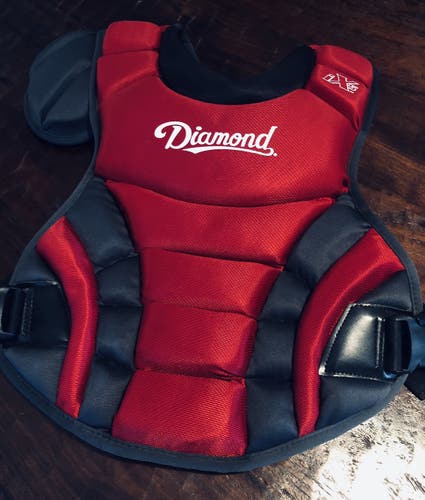 DIAMOND IX5 SERIES NOCSAE CATCHER'S CHEST PROTECTOR: DCP-IX5 CC