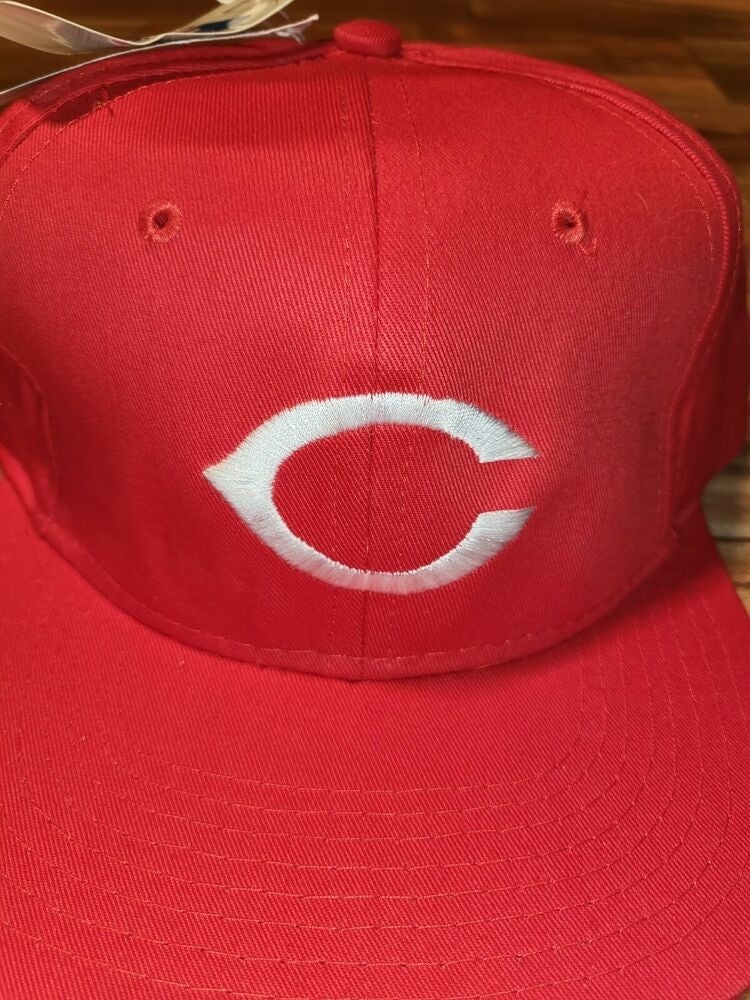 Vintage CINCINNATI REDS Official Licensee Twins MLB Adjustable SnapBack Red  Cap