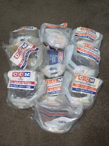 1970’S VINTAGE AND RARE CCM HOCKEY HELMET NHL JAW GUARD ORIGINAL PACKAGE!!