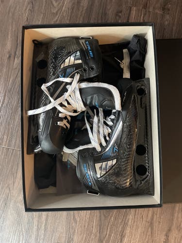 True Pro 1- Piece Goalie Skates