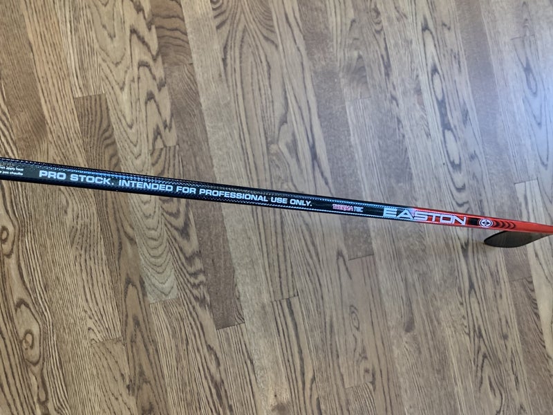 Team Canada Olympic-themed Easton Stealth Pro Stock