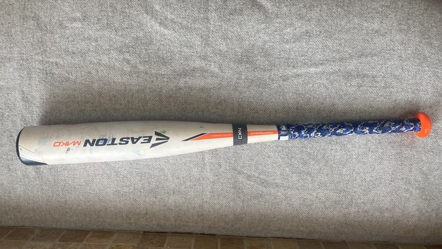 Used Easton Mako Bat (-10) 18 oz 28"