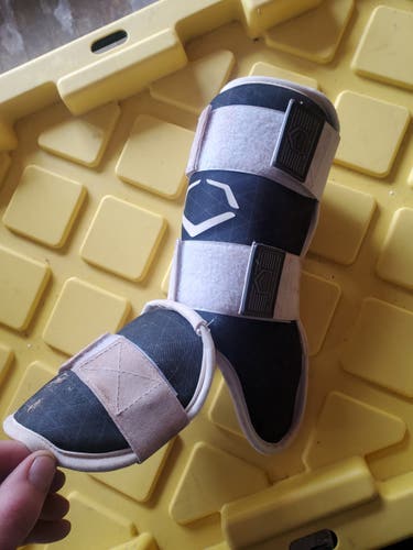 Used Black Senior EvoShield Shin Guard
