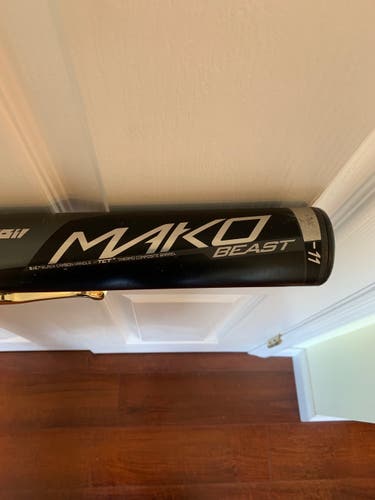 Used USSSA Certified 2017 Easton Composite Mako Beast Bat (-11) 19 oz 30"