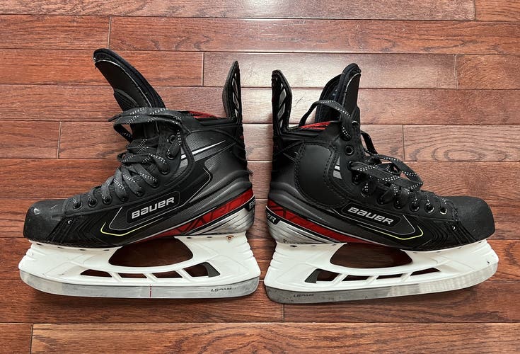 Like new Bauer Vapor 2X Pro Hockey Skates Regular Width Pro Stock Size 8.5