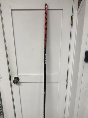 New Right Handed Pro Stock Supreme 1S Hockey Stick