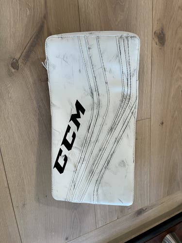 CCM Intermediate Goalie Glove Premier R1.9 - Regular