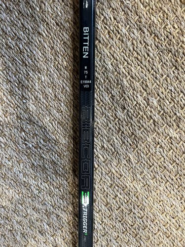 Senior Right Handed Mid Pattern Pro Stock Ribcor Trigger 5 Pro Hockey Stick
