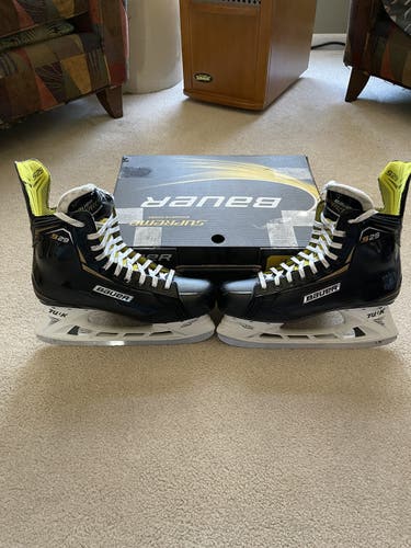 LIGHTLY USED Bauer Supreme S29 Size 10.5 D Width Skates