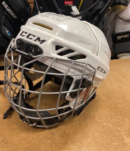 CCM Fitlite 3DS youth Used XS White Helmet