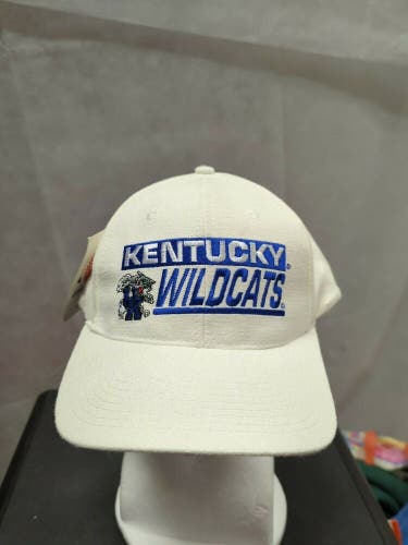 Vintage NWT Kentucky Wildcats Logo Athletic Snapback Hat