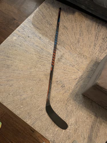 Intermediate Right Handed Toe Pattern Covert QR Edge Hockey Stick