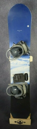 LTD TRANSITION SNOWBOARD SIZE 151 CM WITH MORROW LARGE BINDINGS