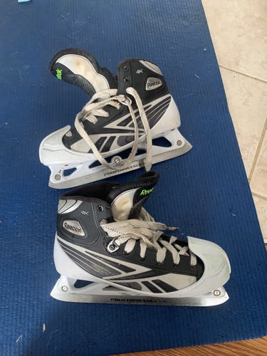 Senior Reebok Regular Width  Size 9 4k Hockey Skates