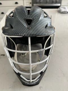 Custom Cascade R Carbon Fiber Finish Lacrosse Helmet - USED -