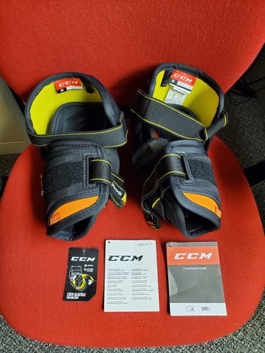 Used XL CCM Tacks 9080 Elbow Pads