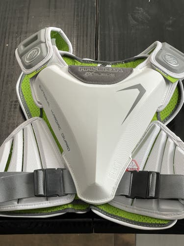New Maverik MAX EKG Speed Lacrosse Shoulder Pads LARGE New with Heart guard shell