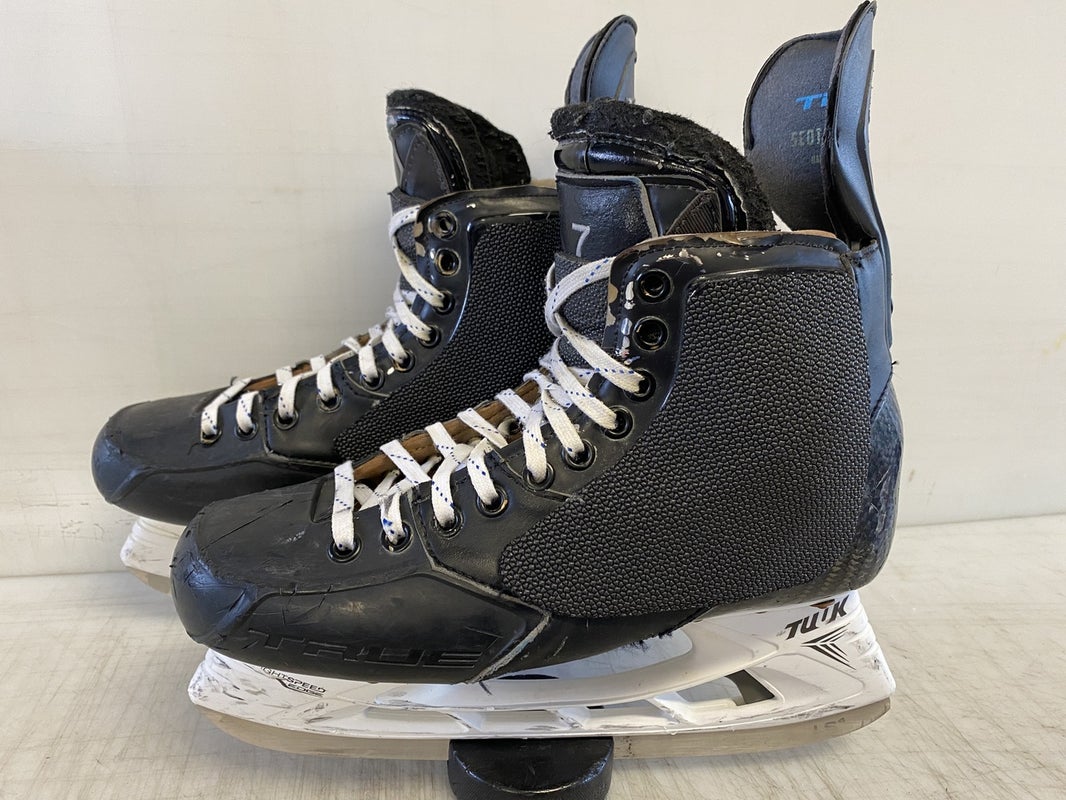 TRUE Pro Custom Mens Pro Stock Hockey Skates 9 D 7698