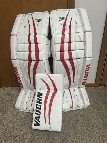 Used 34" Regular Vaughn Velocity V7 Goalie Full Set