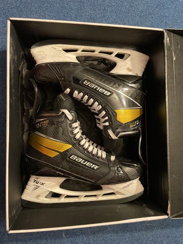 Senior Bauer Regular Width Pro Stock Size 10 Supreme UltraSonic Hockey Skates