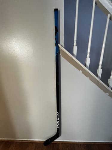 Senior Right Handed P92/P29 Curve 87 Flex Nexus Geo Hockey Stick