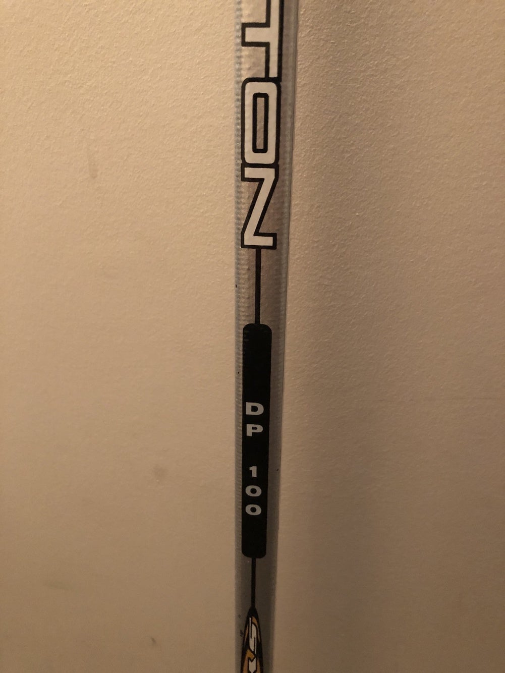 Easton Synergy GX Pro Stock Hockey Stick E3 100 Flex LH Mid Kick EC90  Carbon