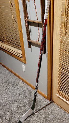 Used Intermediate Right Handed Bauer Vapor 1X Hockey Stick Mid Pattern