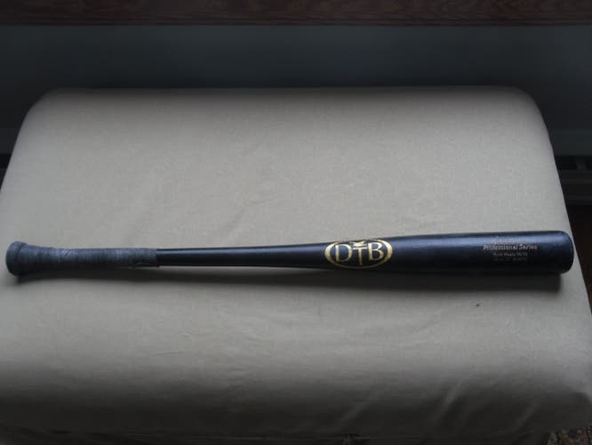 Used 2017 Dovetail Wood KB17-3 Bat 29 oz 32"
