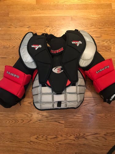 Medium Vaughn Velocity V2 7000 Goalie Chest Protector