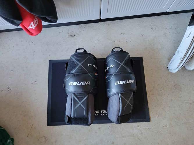 Bauer Pro Senior Knee Guards