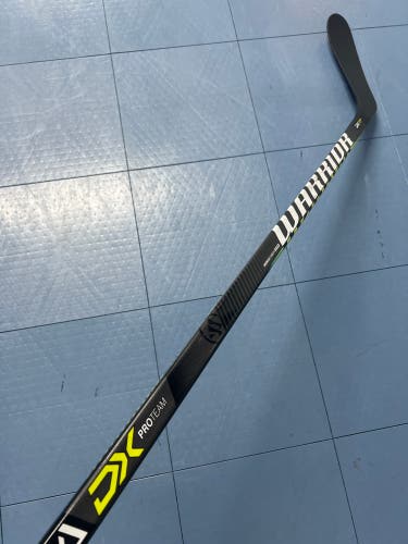 (2)Senior Left Hand Toe Pattern  Alpha DX Pro Team Hockey Stick