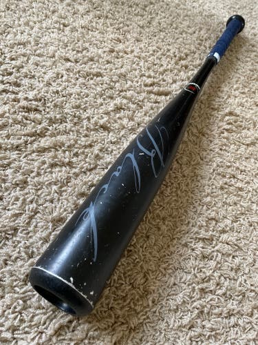 Marucci Black - 30” 22 oz (-8)USSSA
